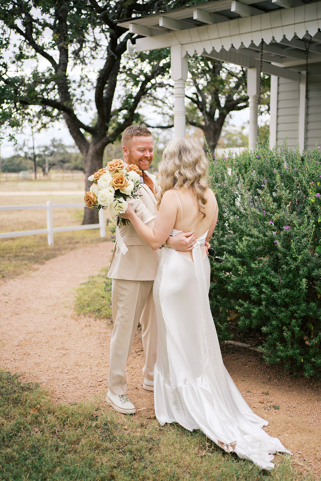 Couple selected 6 hours of wedding photography coverage